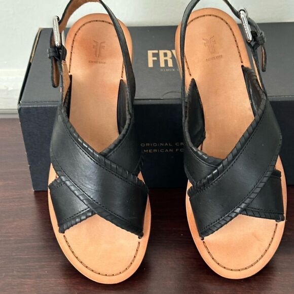 💥Frye leather feather criss cross sandal in black size 7,5 and 6,5 - Picture 7 of 16